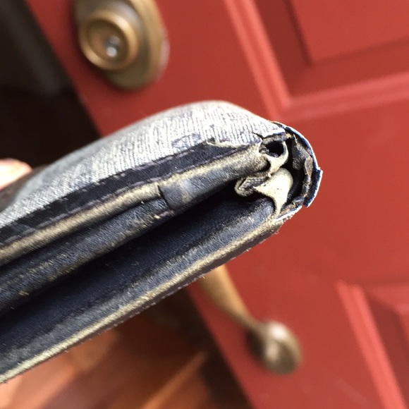 Vintage Gucci Wallet - Picture 6 of 8